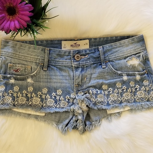 Hollister Embroidered Distressed Shorts Sz 3 - Picture 4 of 8